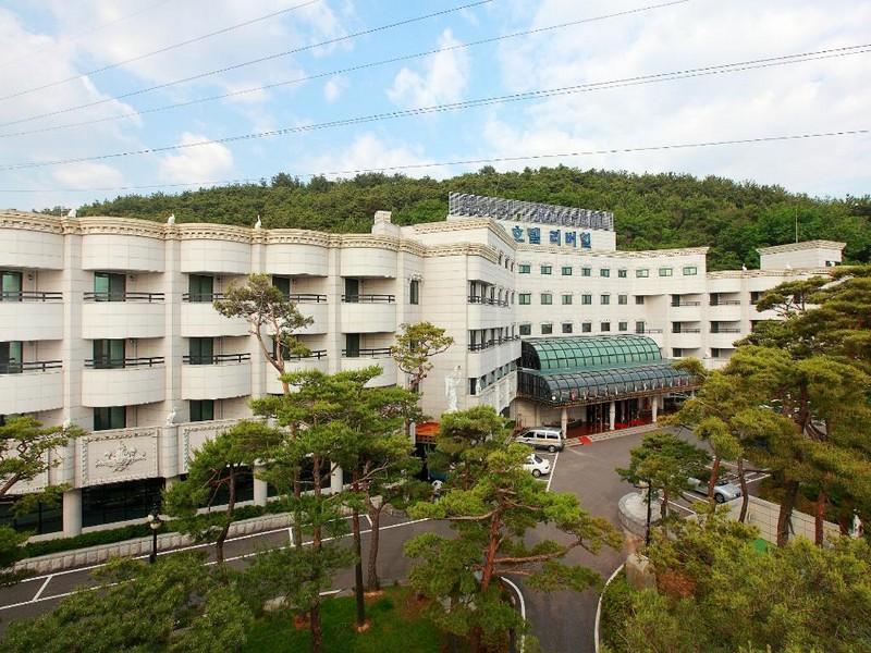 Gunsan River Hill Tourist Hotel Exterior photo